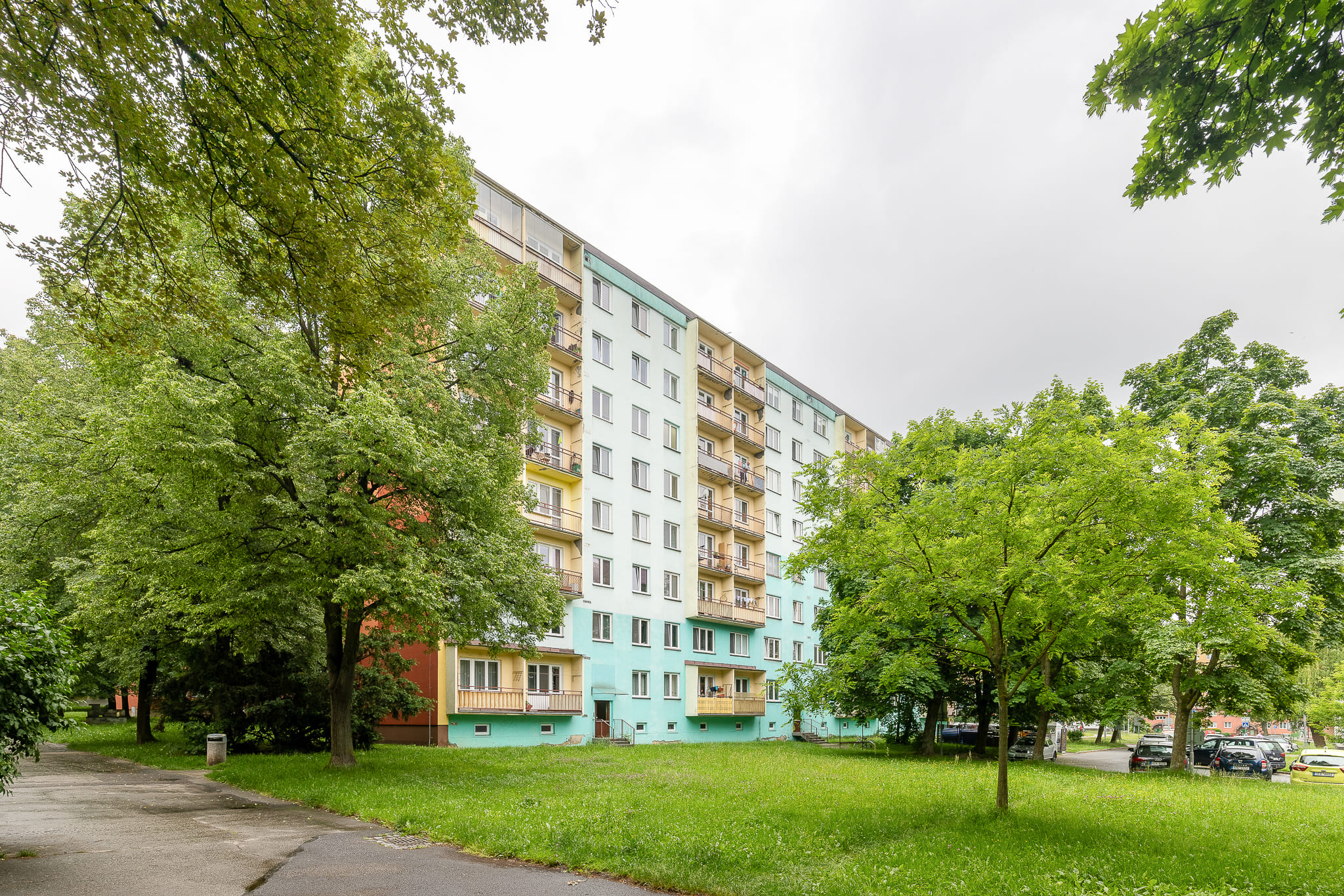 Exteriér budovy na Dlouhé třídě
